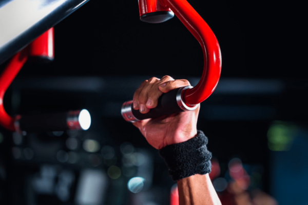 Diverging Lat Pulldown - Image 14