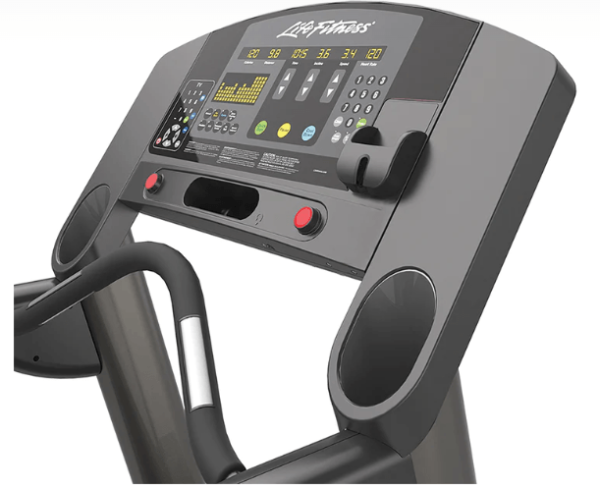 Life Fitness Treadmill CLST - Image 2
